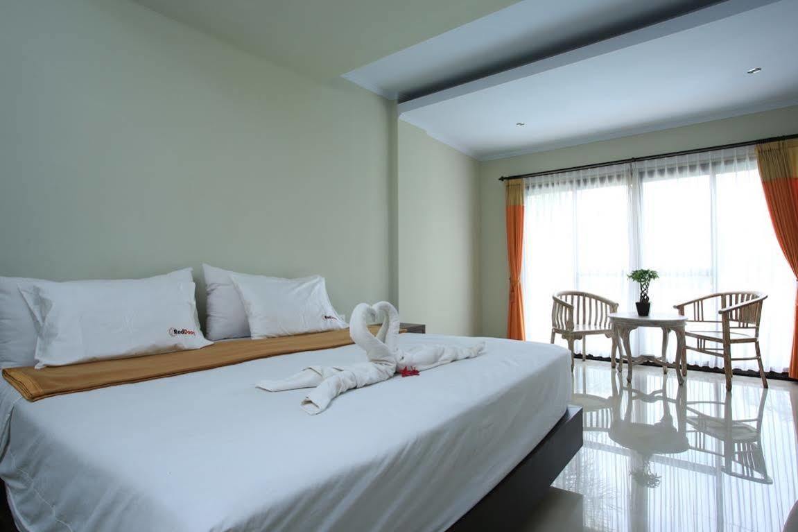 Reddoorz @ Padma Utara Legian Exterior foto